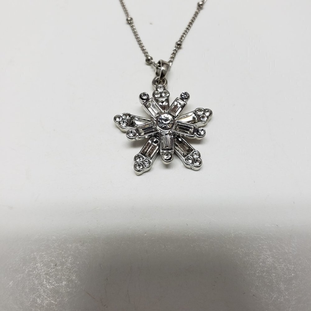 AVENUE Silver-tone Sparkling Crystals Snowflakes Pendant Necklace with Earrings - Picture 10 of 13